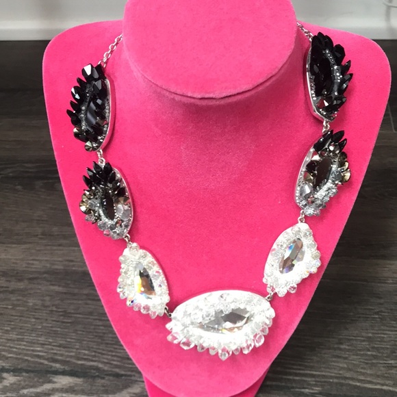 Gorgeous Authentic Swarovski black Collar Necklace - Picture 3 of 16